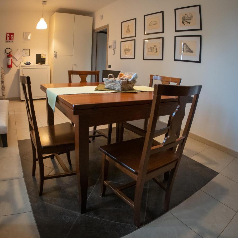 Cassano Magnago Jolie Maison מראה חיצוני תמונה