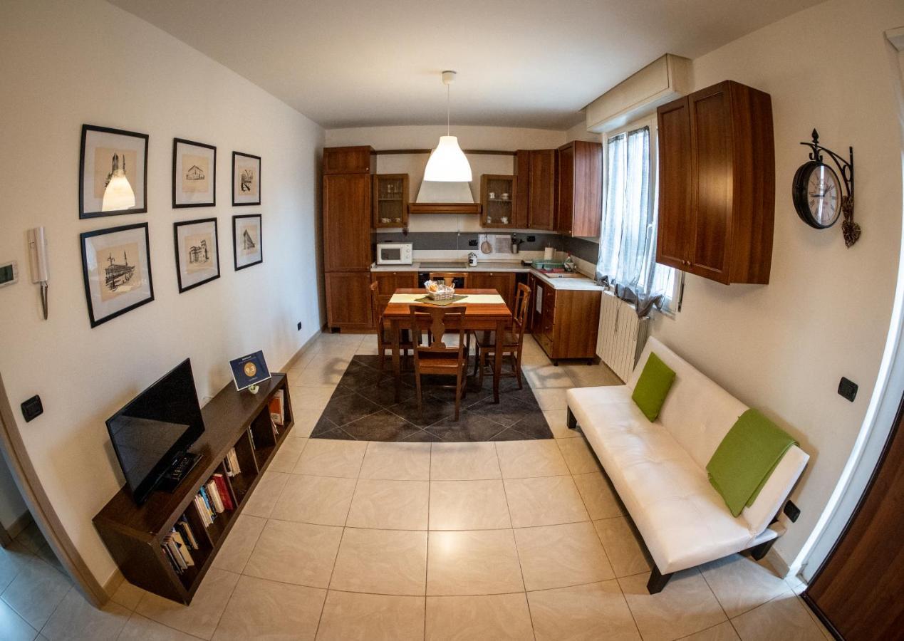 Cassano Magnago Jolie Maison מראה חיצוני תמונה